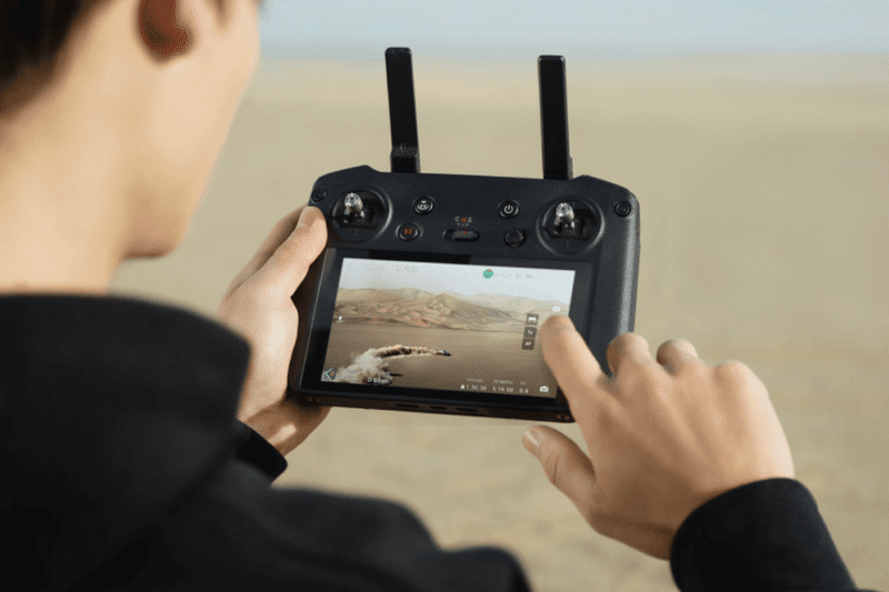 Der DJI RC Smart Control und die DJI Mini 3 Pro